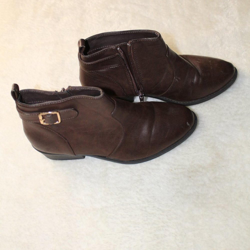 Low Booties - Picture 2 of 3